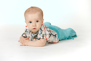 姓李的男孩起名字99分，照著抄都不會錯！