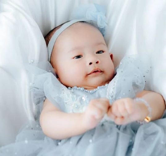 女孩起名丨詩(shī)經(jīng)中的女孩靈動(dòng)名字缺木火的