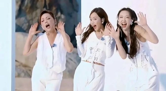 侯佩岑姓名測試打分，解析